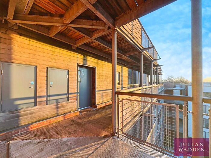 2 Bedroom Flat To Rent In Wilmslow Road, Didsbury, Manchester, M20