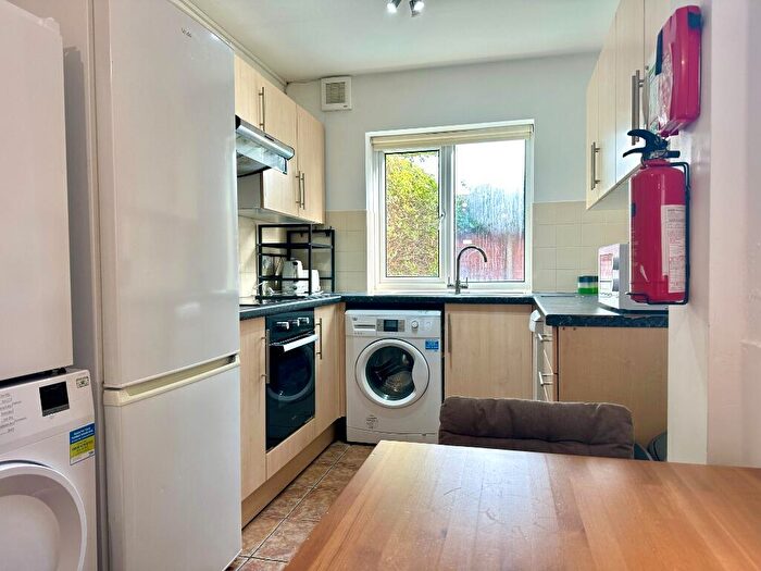 4 Bedroom Terraced House To Rent In (/) Glentworth Road, Nottingham, NG7