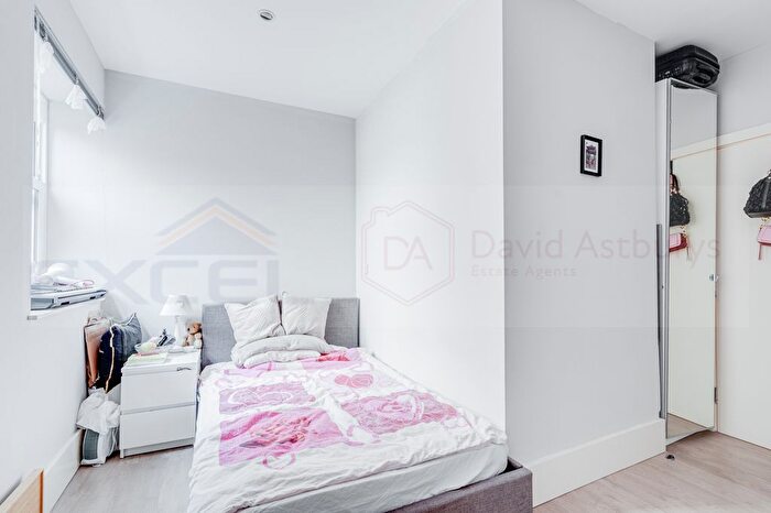 Studio To Rent In Lithos Mansions, Finchley Road, London, NW3