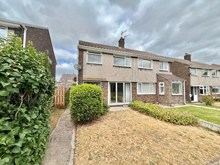 3 Bedroom Semi-Detached House For Sale In Corscombe Close, Ferryhill, DL17