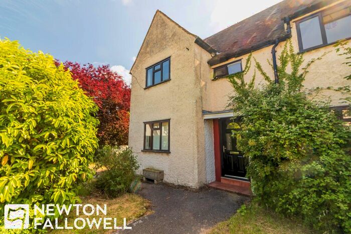 3 Bedroom Semi-Detached House For Sale In Burden Crescent, Woodbeck, DN22