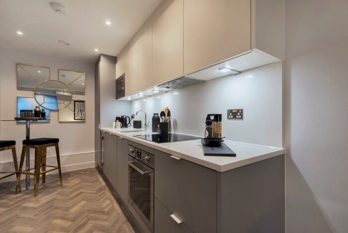 Flat To Rent In Station Square Petts Wood, BR5