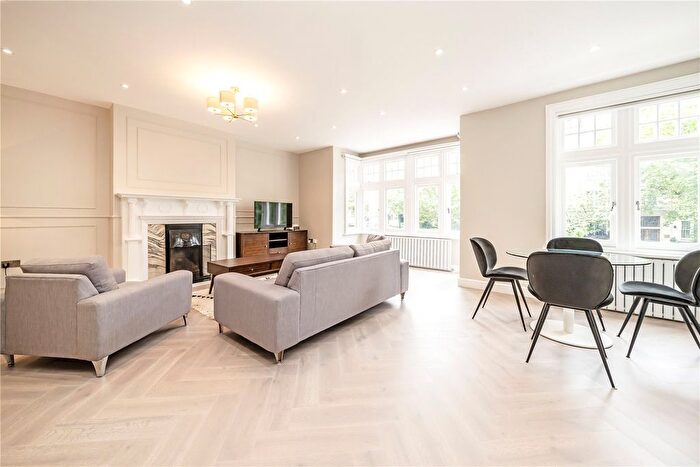 3 Bedroom Flat To Rent In St. Johns Wood Road, London, NW8