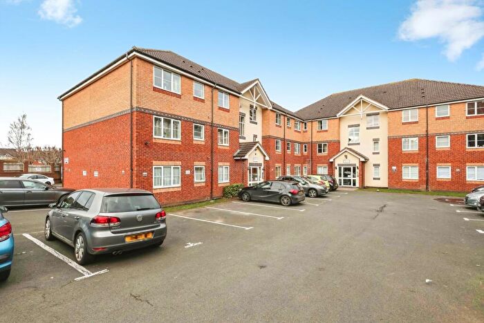 2 Bedroom Flat For Sale In Warwick Road, Sutton Coldfield, West Midlands, B73
