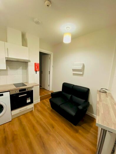 1 Bedroom Flat To Rent In Uxbridge Road, London W12
