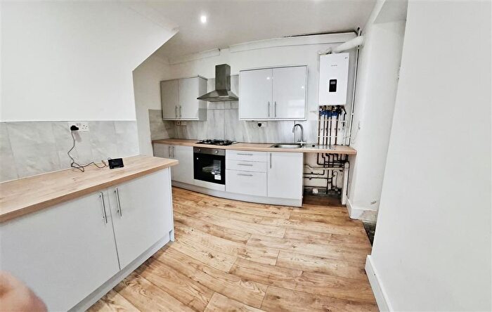 2 Bedroom Property To Rent In Mysydd Road, Swansea, SA1