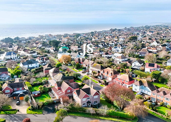 5 Bedroom Detached House For Sale In Golden Avenue, East Preston, BN16