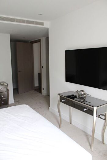 3 Bedroom Flat To Rent In Tierney Lane, London, W6