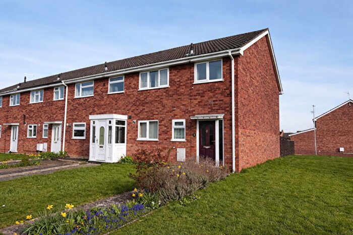 3 Bedroom End Of Terrace House For Sale In Hastings Road, Wellesbourne, Warwick, CV35