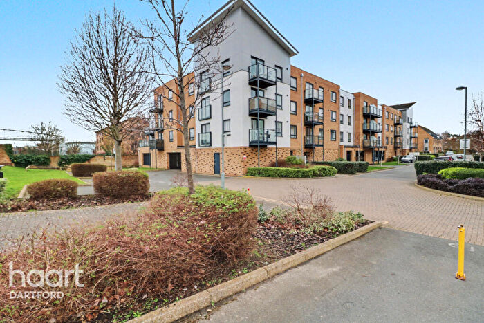 2 Bedroom Apartment For Sale In Creek Mill Way, Dartford, DA1