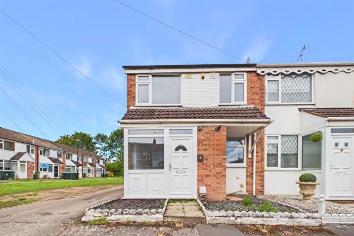 3 Bedroom Semi-Detached House To Rent In The Glade, Tile Hill, Coventry, CV5