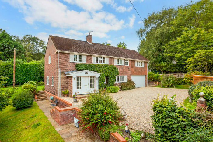 5 Bedroom Detached House For Sale In Thatcham, RG18