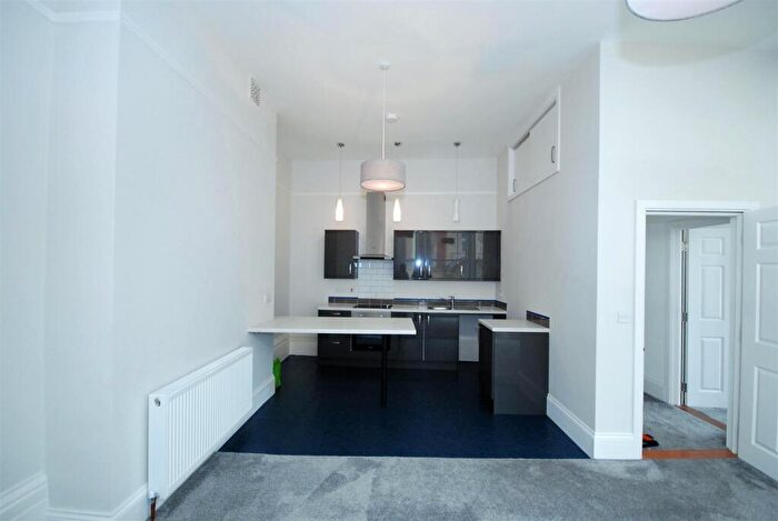 1 Bedroom Flat To Rent In Osborne Road, Southsea, PO5