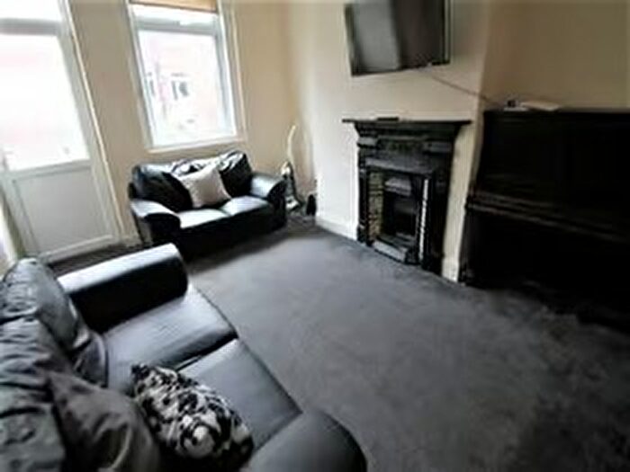 4 Bedroom Terraced House To Rent In Stanmore Street, Leeds, West Yorkshire, LS4