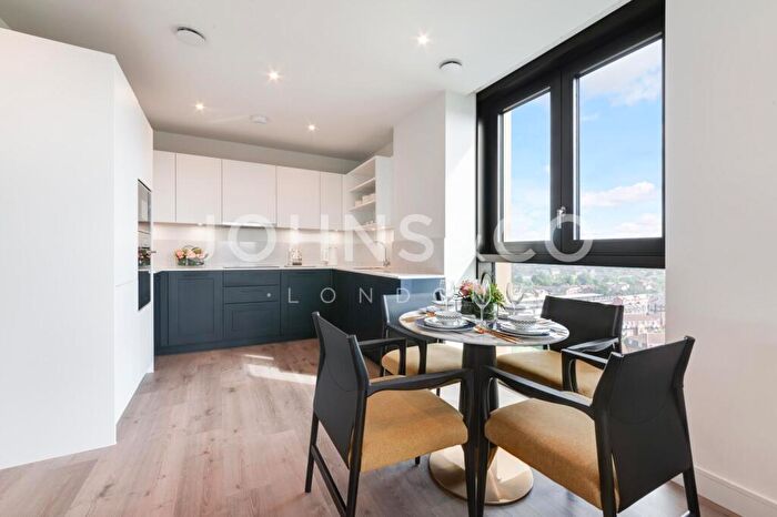 2 Bedroom Apartment To Rent In Menara Point, Affinity View, London, E16