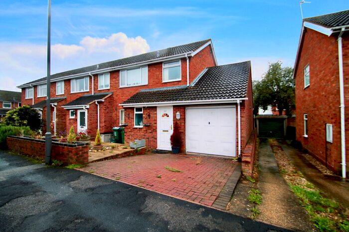 3 Bedroom End Of Terrace House To Rent In Anton Way, Aylesbury HP21