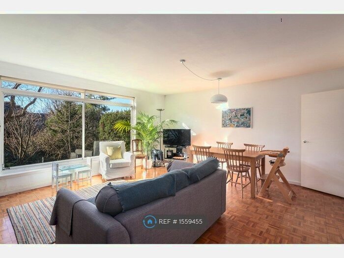 2 Bedroom Flat To Rent In Skipworth Road, London, E9