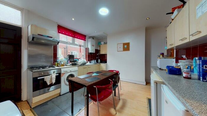 4 Bedroom Terraced House To Rent In Manor Drive, Hyde Park, Leeds, LS6