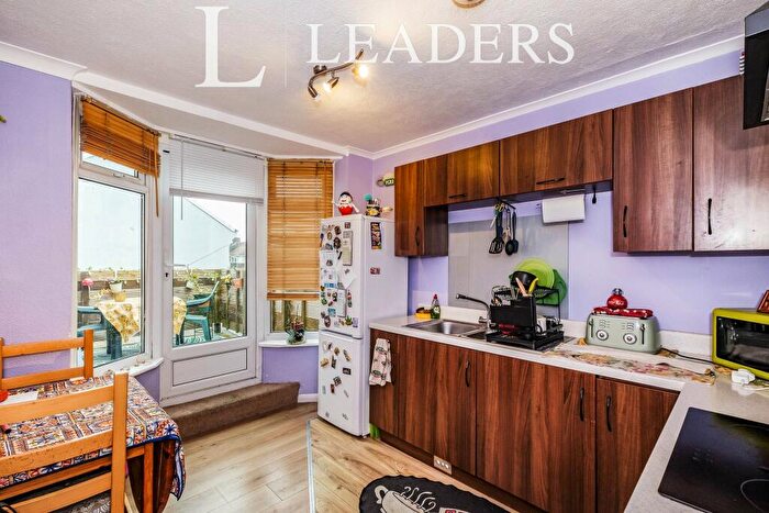 1 Bedroom Flat To Rent In South Street, Tarring, BN14