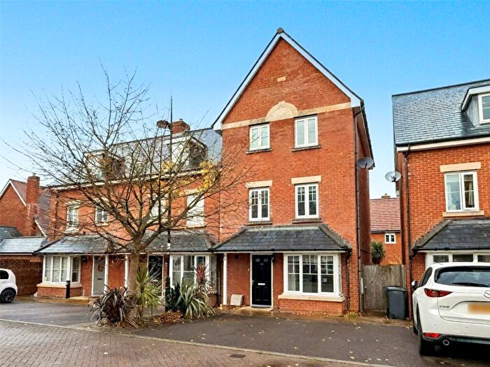4 Bedroom End Of Terrace House To Rent In Houghton Way, Hellingly, Hailsham, East Sussex, BN27