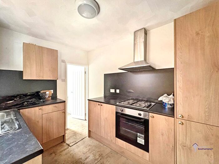 3 Bedroom Terraced House To Rent In Northam Road, Southampton, SO14