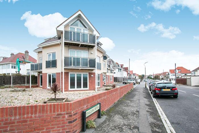 2 Bedroom Flat To Rent In Southbourne Overcliff Drive, Bournemouth, BH6