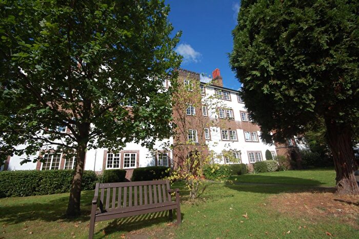 1 Bedroom Flat To Rent In Kew Road, Richmond, TW9