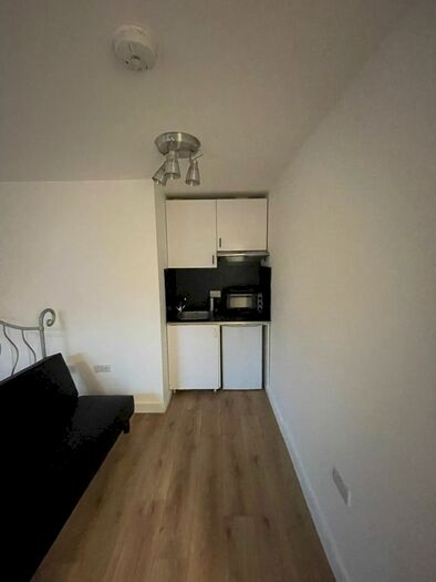 1 Bedroom Flat To Rent In Edgware High Road, London HA8