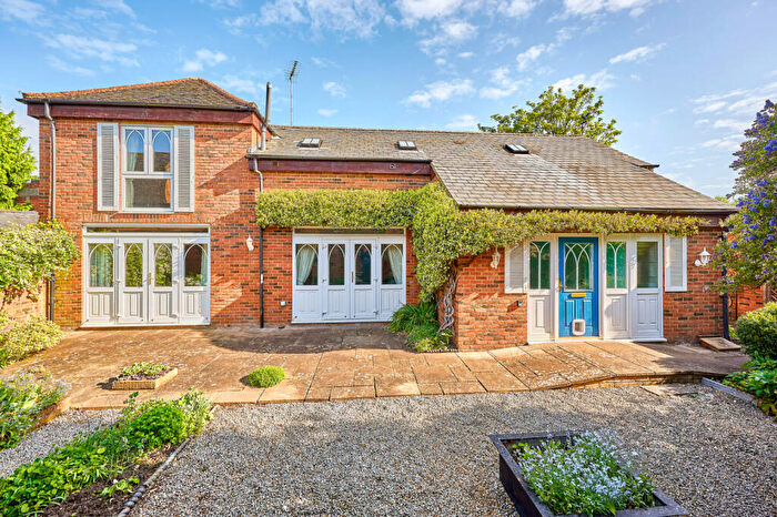 2 Bedroom Detached House For Sale In East Lane, Wheathampstead, St. Albans, Hertfordshire, AL4