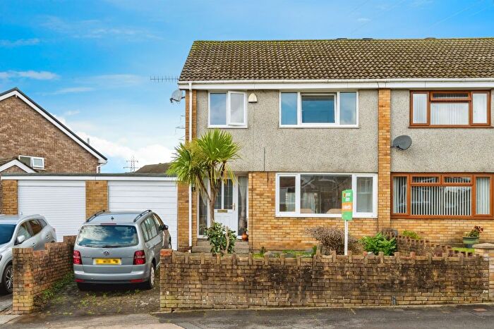 3 Bedroom Semi-detached House For Sale In Rhodfa Fadog, Cwmrhydyceirw, Swansea, SA6