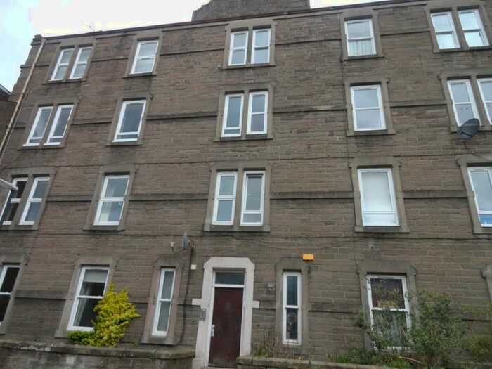 3 Bedroom Flat To Rent In H Step Row, DD2