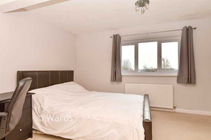 1 Bedroom Flat For Sale In Inglewood Road, Bexleyheath, Kent, DA7