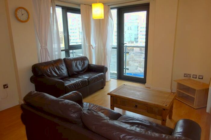 2 Bedroom Apartment To Rent In Sweet Street, Leeds, LS11