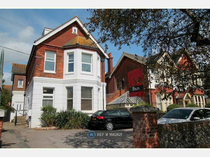 3 Bedroom Flat To Rent In Richmond Road, Worthing, BN11
