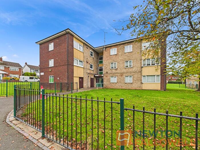 2 Bedroom Flat To Rent In Bamford Close, Bloxwich, WS3