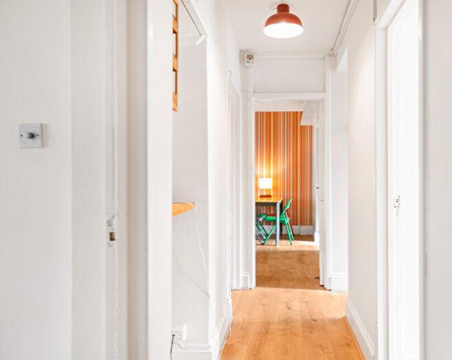 3 Bedroom Flat To Rent In Todd House, The Grange, London, N2