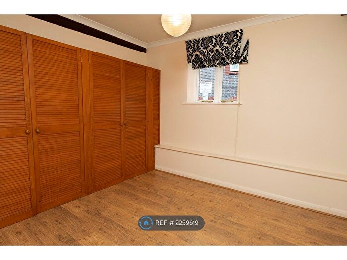 2 Bedroom Flat To Rent In Maltings Barn, Lewes, BN7