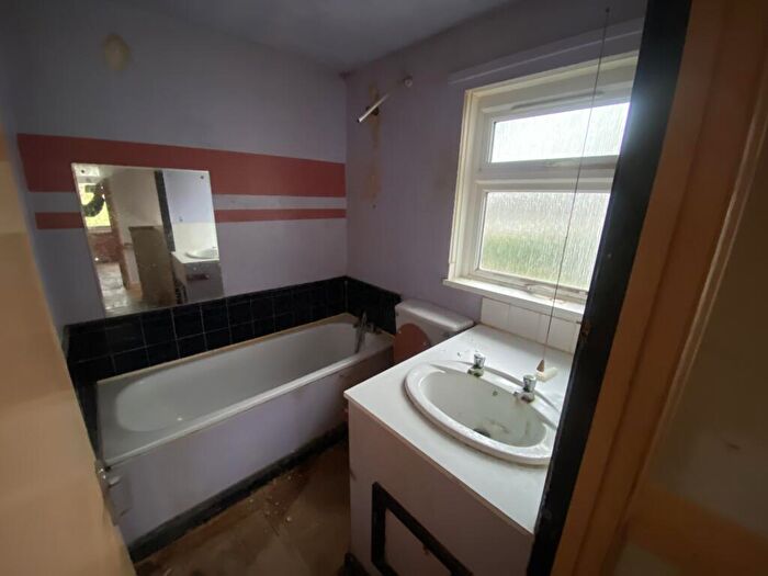 3 Bedroom End Of Terrace House For Sale In Atherton Crescent, Hungerford, Berkshire, RG17