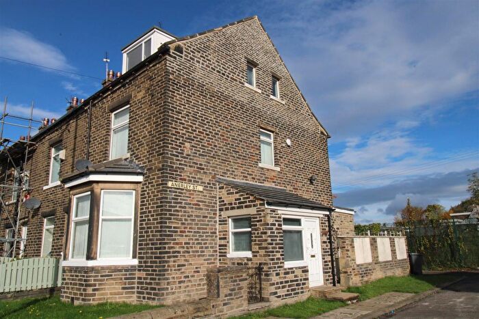 4 Bedroom End Terrace House To Rent In Bowling Hall Road, Bradford, BD4