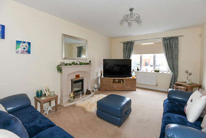 5 Bedroom Detached House For Sale In Pontefract Avenue, Castlemead, BA14