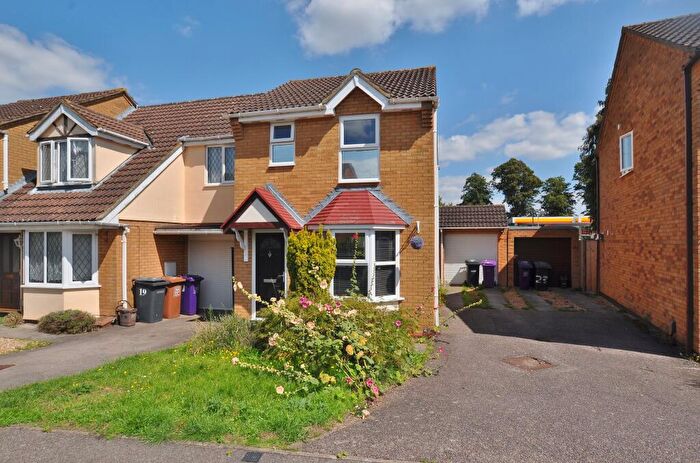 2 Bedroom Semi Detached House For Sale In Symonds Road, Hitchin, SG5