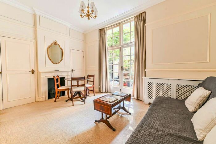 Studio To Rent In Warwick Square, Pimlico, London, SW1V