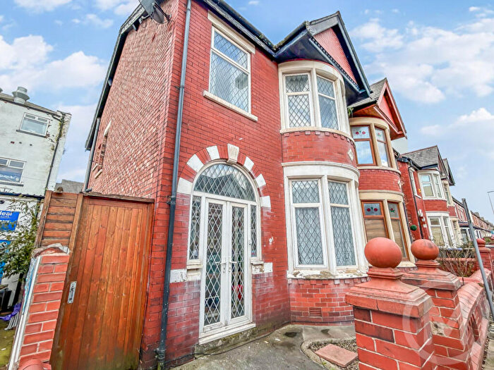 3 Bedroom Semi Detached House For Sale In Gainsborough Road, Blackpool, FY1
