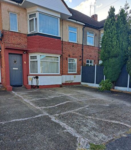 3 Bedroom Flat To Rent In Stratford Road, Hayes, Greater London, UB4