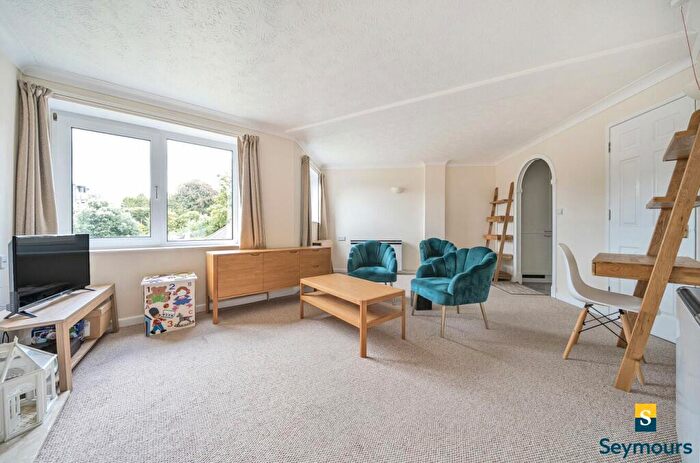 1 Bedroom Retirement Property For Sale In Denehyrst Court, Guildford, Surrey, GU1