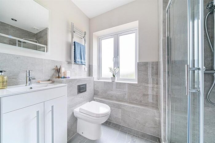 4 Bedroom Detached House For Sale In Chase Road, Lindford, Bordon, Hampshire, GU35