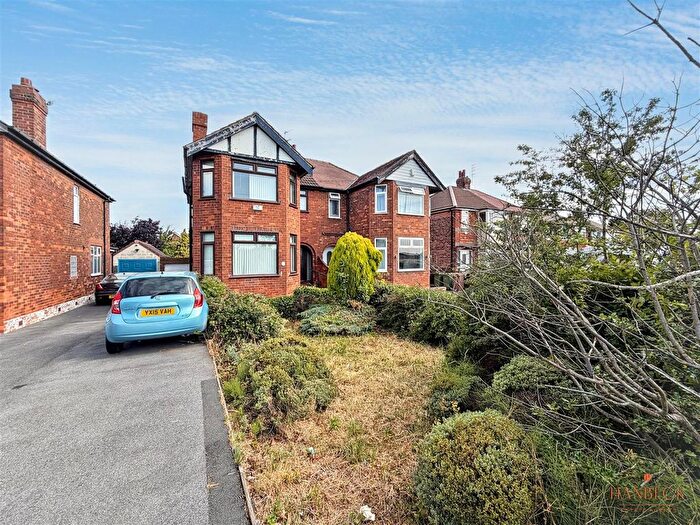 3 Bedroom Semi-Detached House For Sale In Hull Road, Anlaby, Hull, HU10