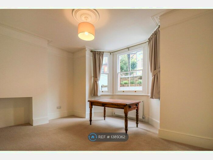 2 Bedroom Flat To Rent In Schubert Road, London, SW15