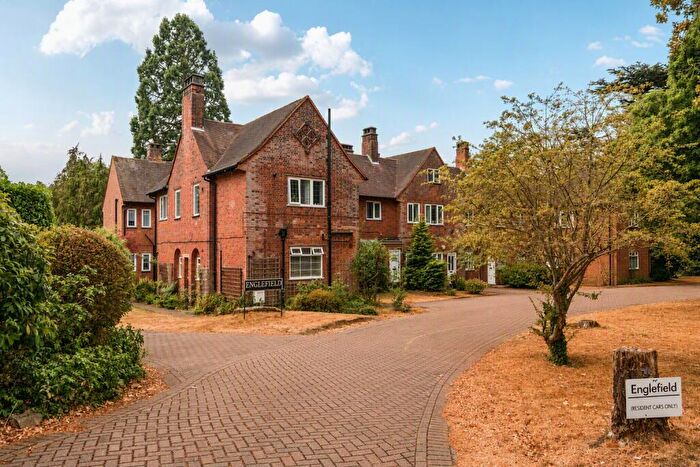 2 Bedroom Apartment For Sale In Woodlands Road, Bromley, Kent, BR1