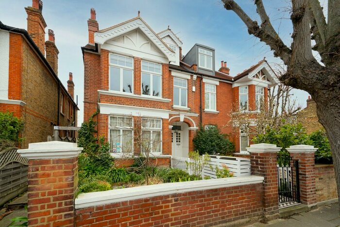 4 Bedroom Flat To Rent In Westmoreland Road, Barnes, SW13